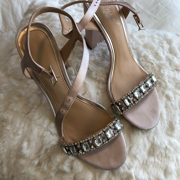 jewel by badgley mischka mayra block heels